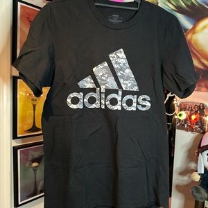 Adidas camo logo tee